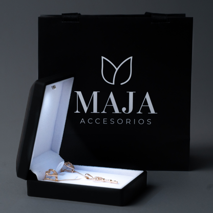 Set Lovely Key Duo —  Collar y aretes con significado