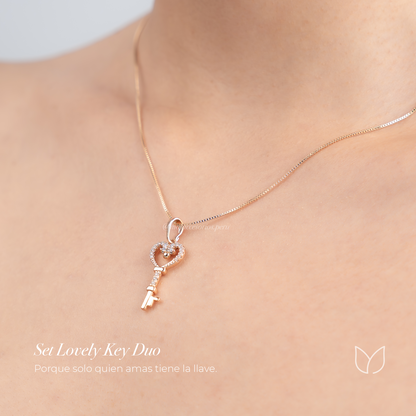 Set Lovely Key Duo —  Collar y aretes con significado